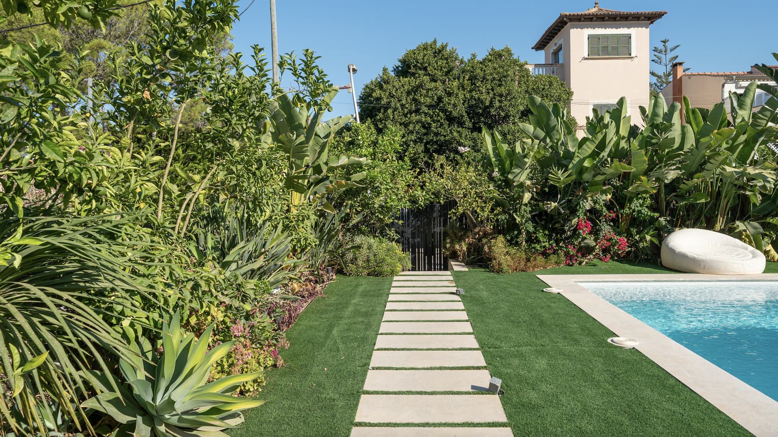 Luxury designed Villa Bendinat walking distance beach - Gallery image 19