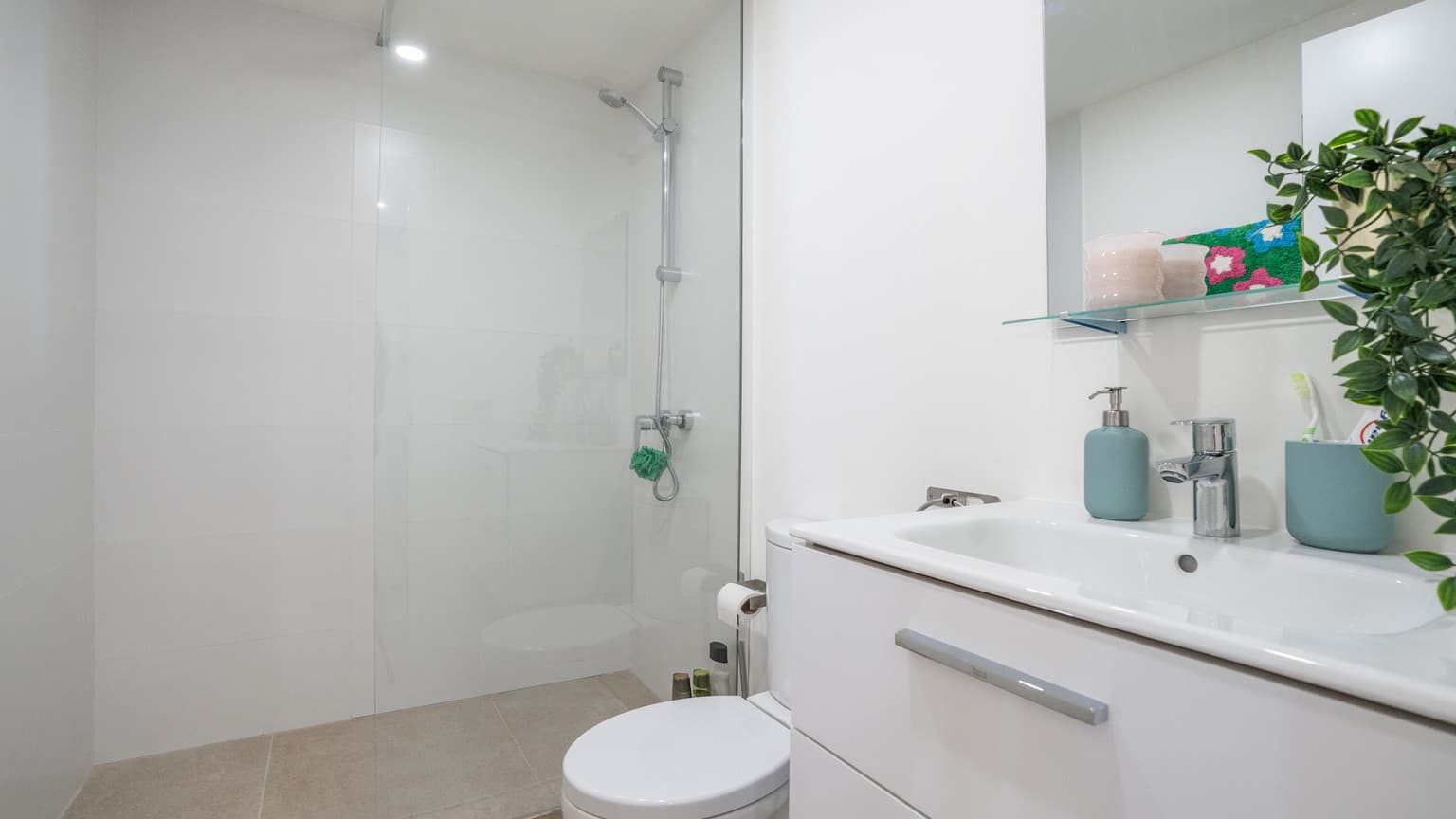 Exclusive with us - Modern New-Build Villa with Sea Views and Mediterranean Charm - Gallery image 24