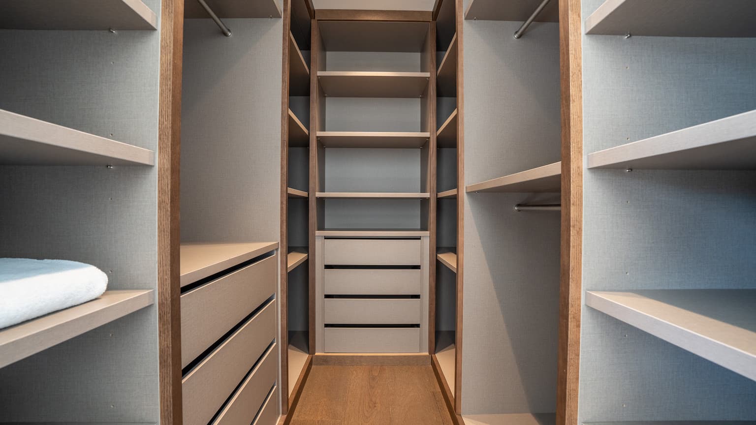 Exquisite Contemporary Villa with Heated Pool, Gym & Spa in Santa Ponsa - Gallery image 34