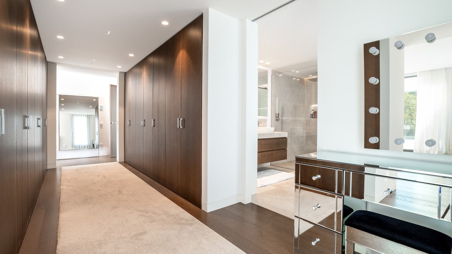 Exquisite Contemporary Villa with Heated Pool, Gym & Spa in Santa Ponsa - Gallery image 16