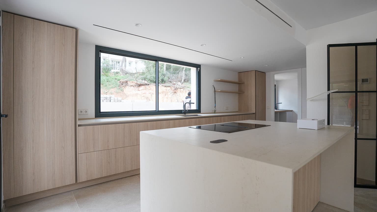 Elegant Mediterranean Villa with Pool – Walking Distance to the Beach - Gallery image 8