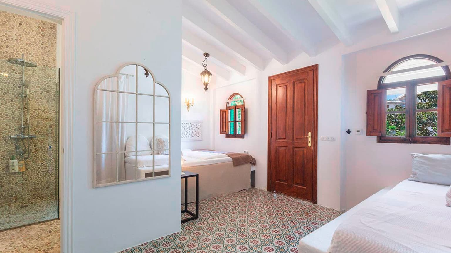 Spacious Mediterranean Villa in Palma Near the Beach - Gallery image 13