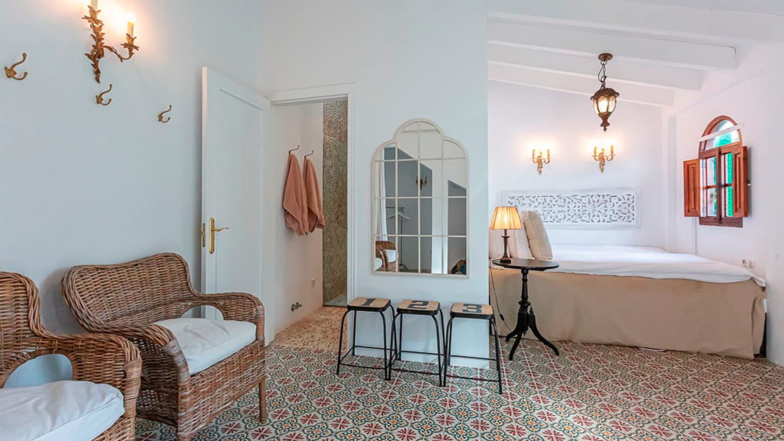 Spacious Mediterranean Villa in Palma Near the Beach - Gallery image 18