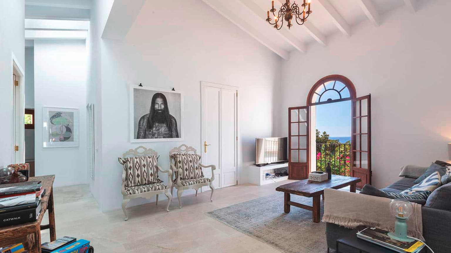 Spacious Mediterranean Villa in Palma Near the Beach - Gallery image 11