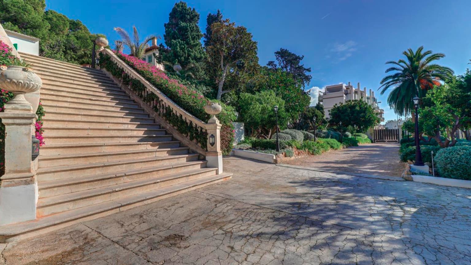 Spacious Mediterranean Villa in Palma Near the Beach - Gallery image 36