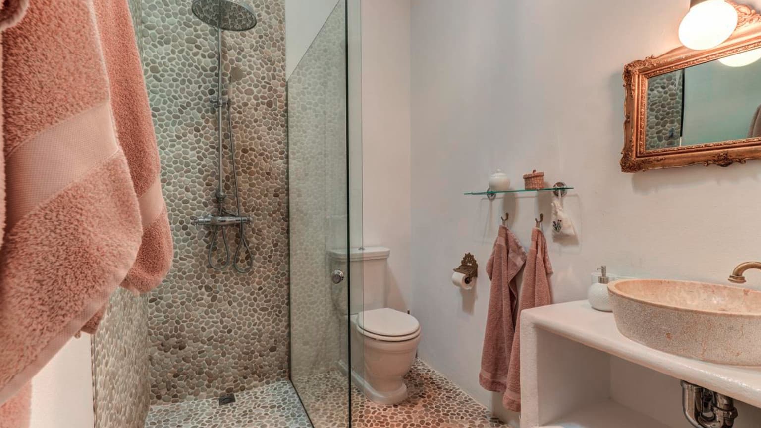 Spacious Mediterranean Villa in Palma Near the Beach - Gallery image 34