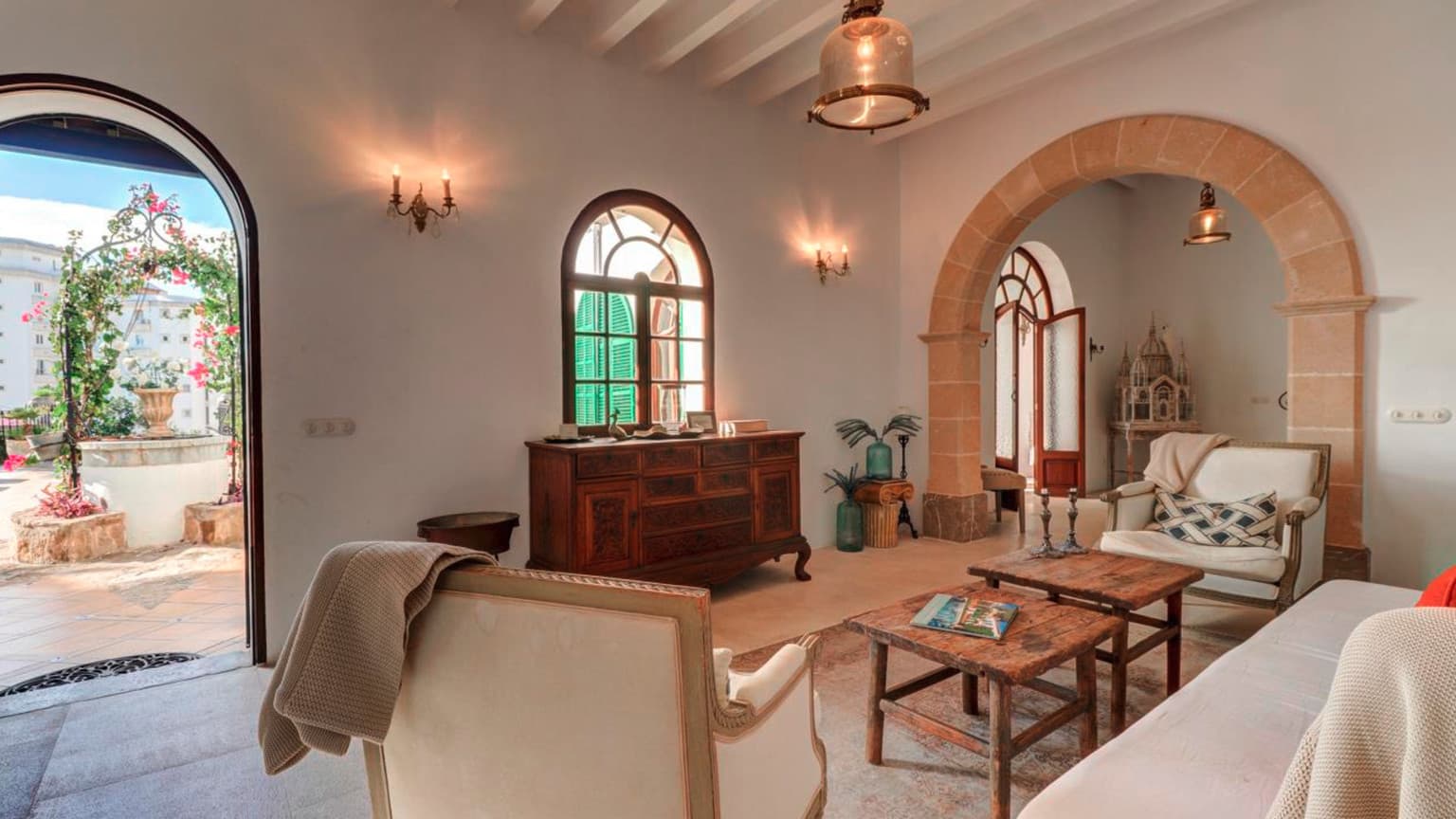 Spacious Mediterranean Villa in Palma Near the Beach - Gallery image 28