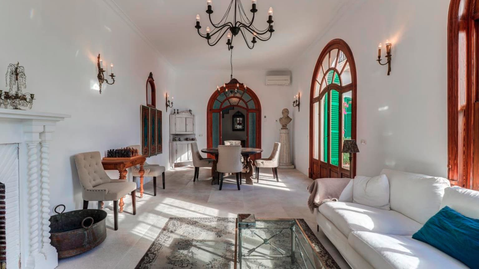 Spacious Mediterranean Villa in Palma Near the Beach - Gallery image 8