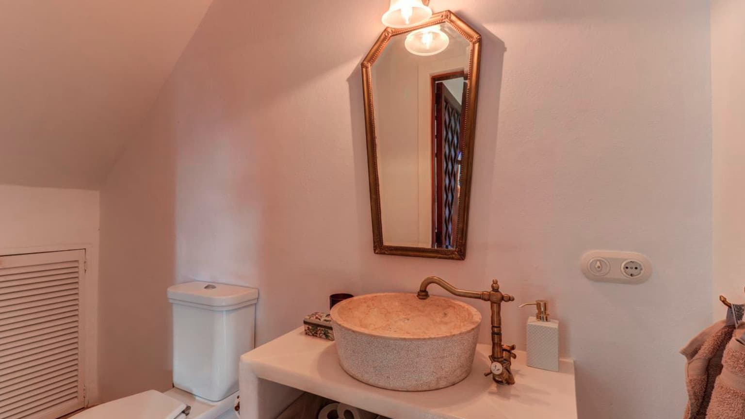 Spacious Mediterranean Villa in Palma Near the Beach - Gallery image 39