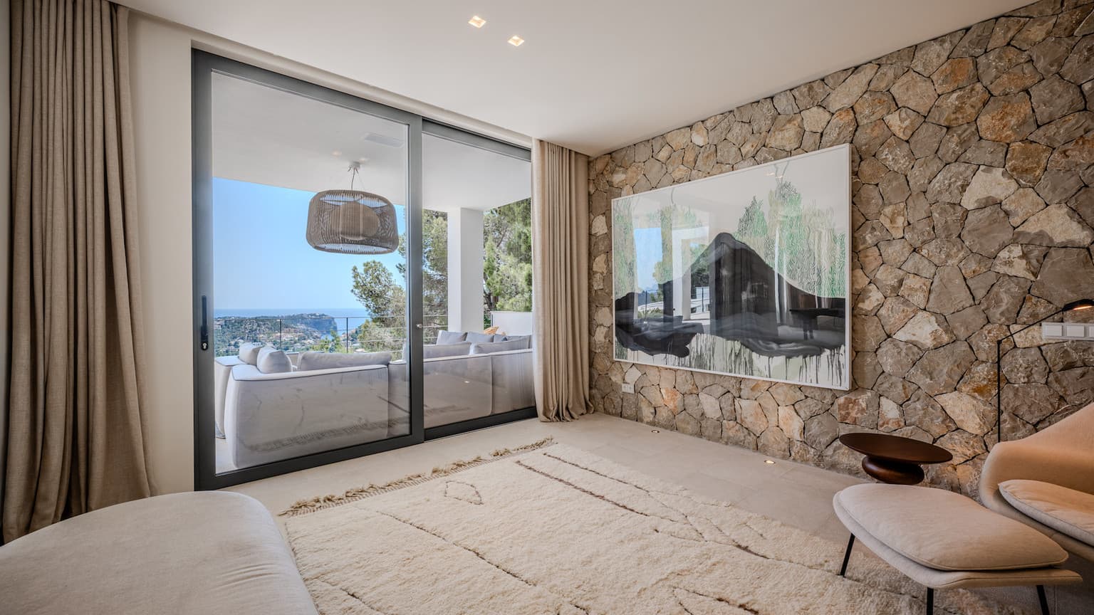 Renovated Luxury Villa with Panoramic Harbour Views - Gallery image 17