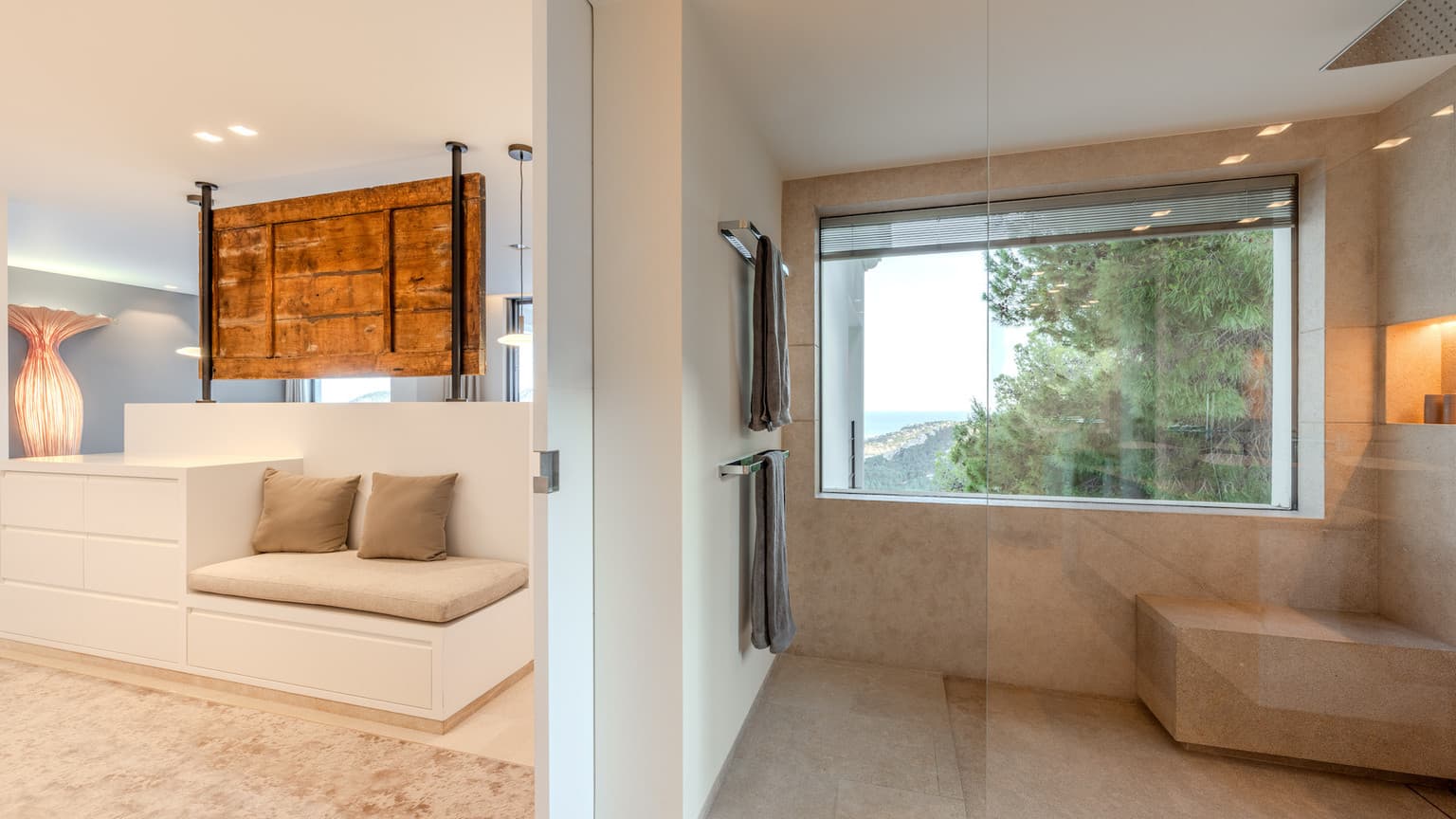 Renoverad Lyxvilla med Panoramautsikt över Hamnen - Gallery image 8