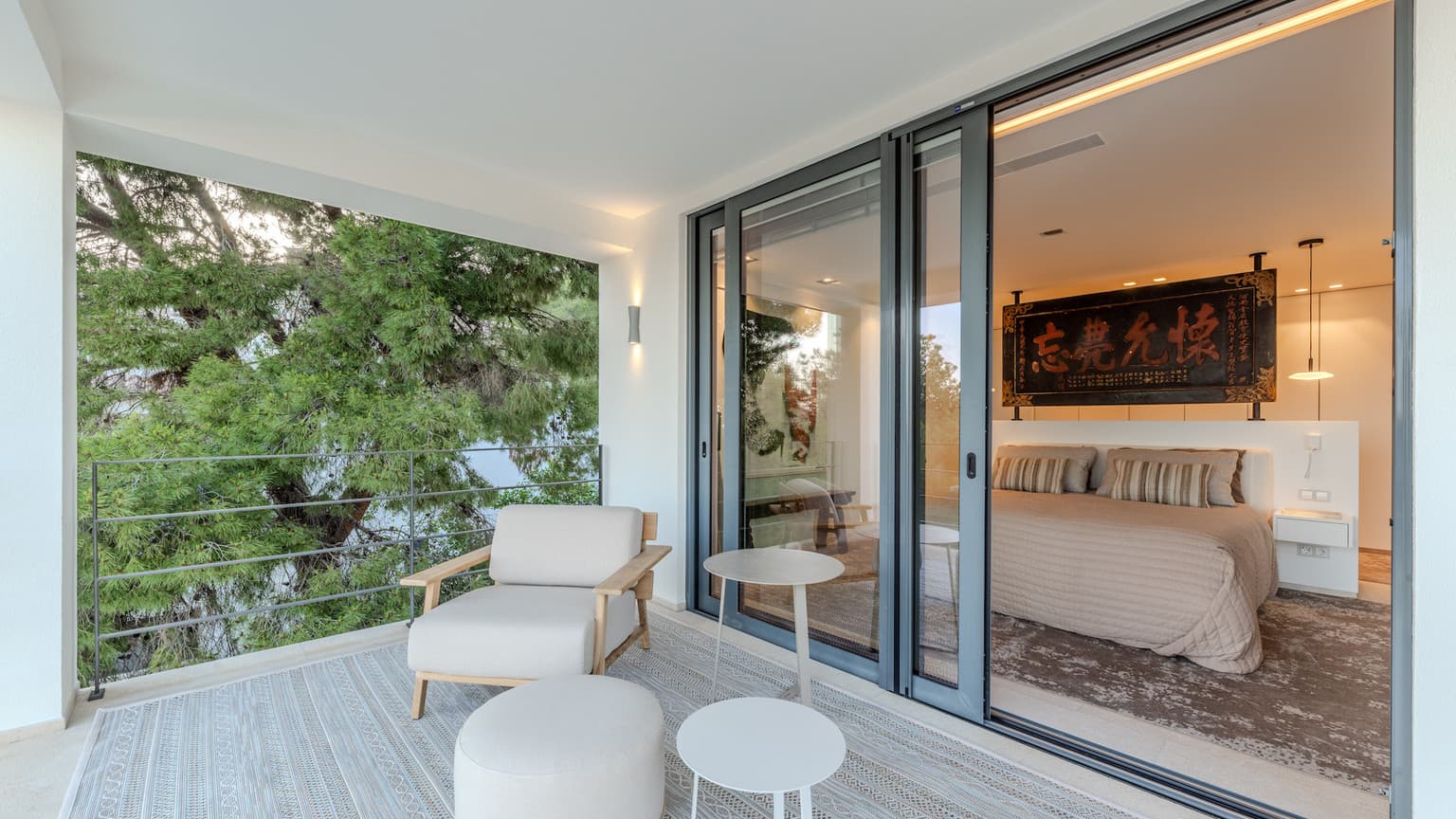 Renoverad Lyxvilla med Panoramautsikt över Hamnen - Gallery image 23