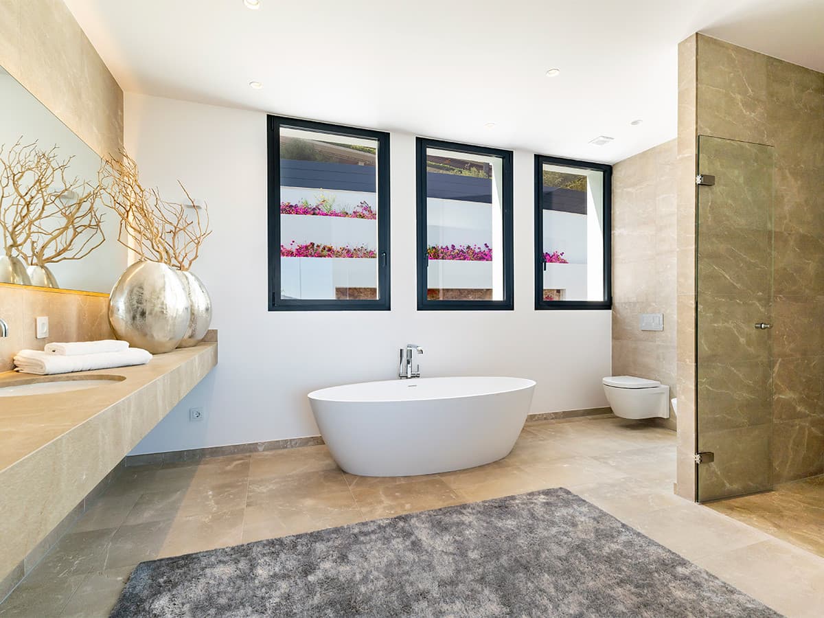 Spacious Son Vida Villa with Sea Views - Gallery image 19