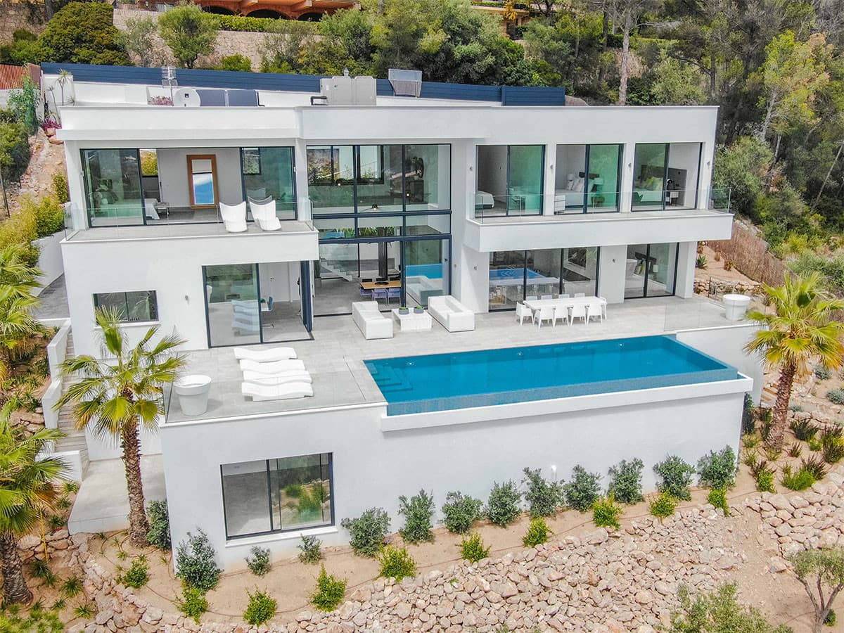 Spacious Son Vida Villa with Sea Views - Gallery image 1