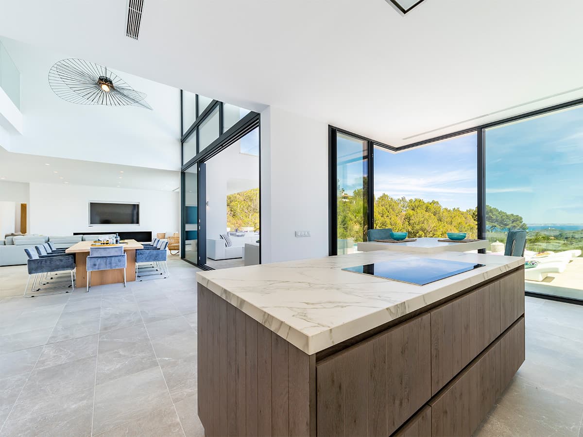 Spacious Son Vida Villa with Sea Views - Gallery image 13