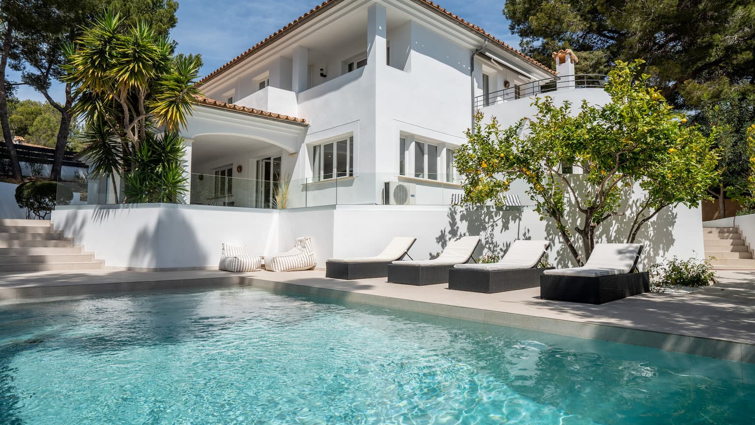 Modern Santa Ponsa Villa Four Beds Large Plot - Gallery image 1