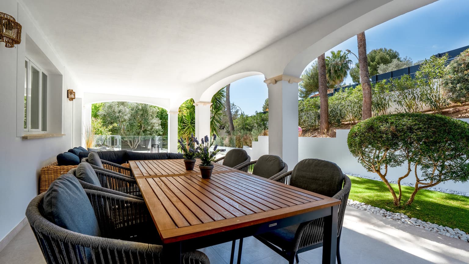 Modern Santa Ponsa Villa Four Beds Large Plot - Gallery image 8