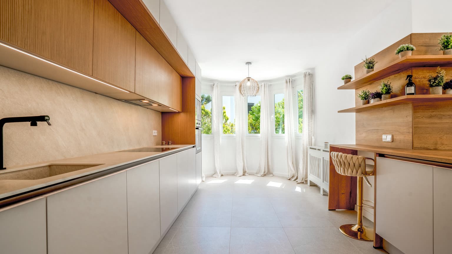 Modern Santa Ponsa Villa Four Beds Large Plot - Gallery image 14