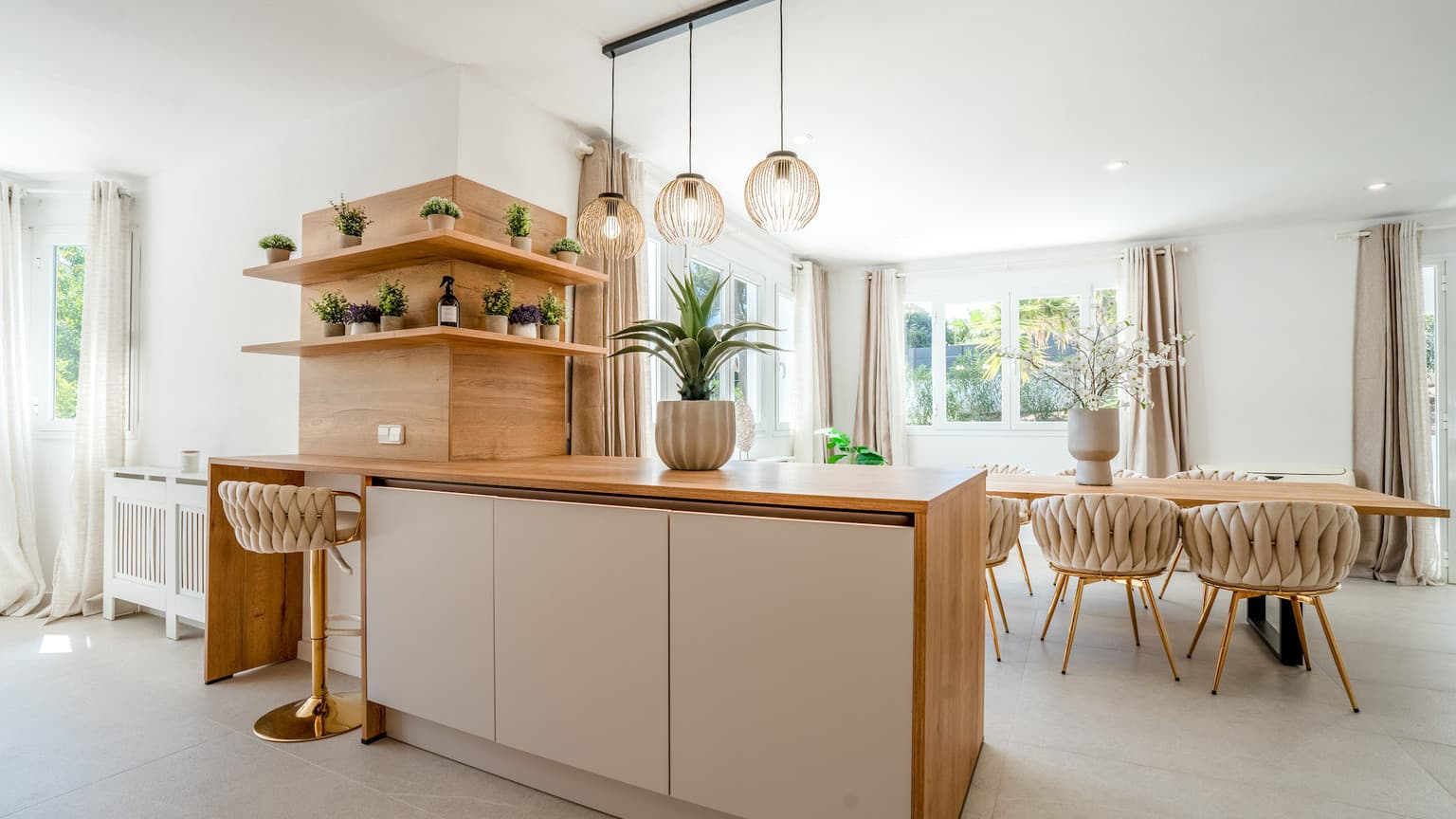 Modern Santa Ponsa Villa Four Beds Large Plot - Gallery image 15