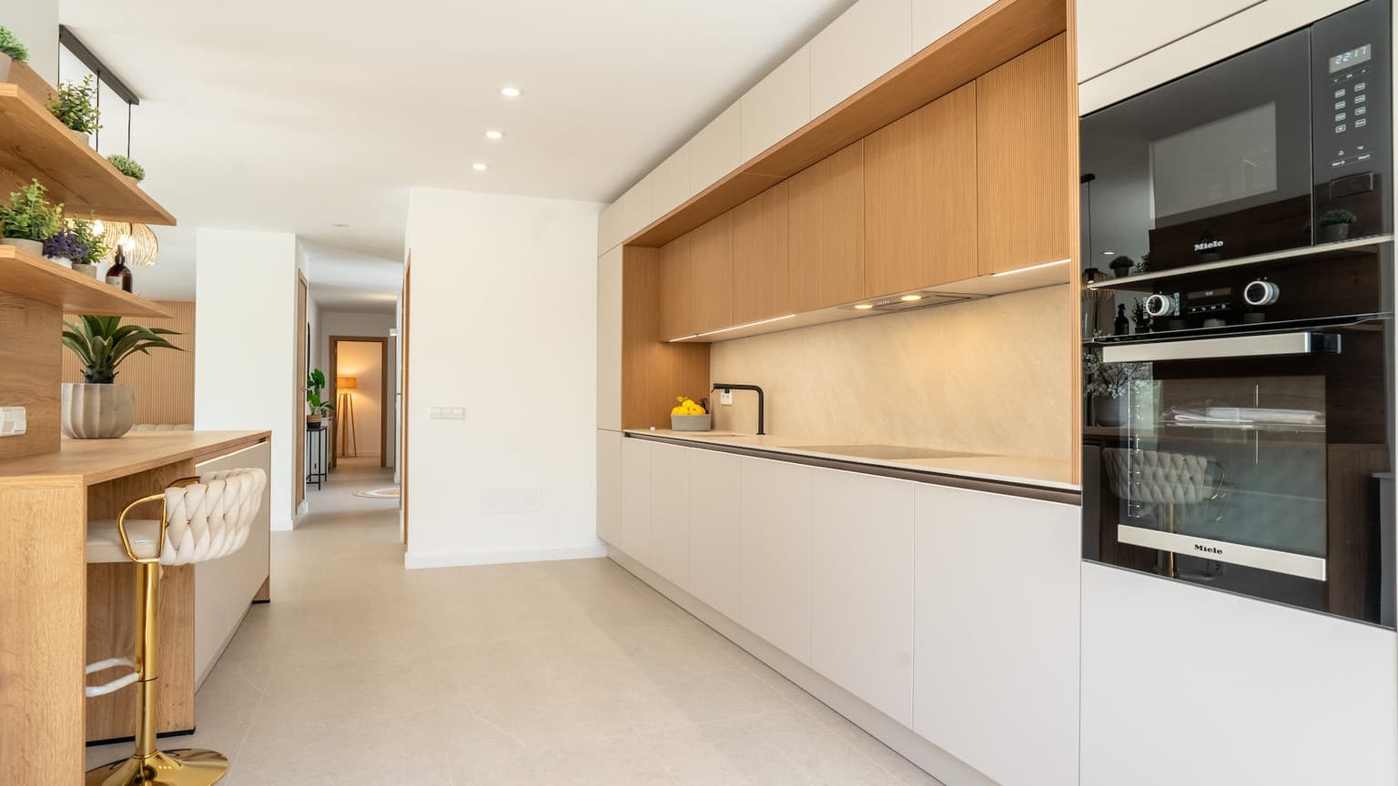 Modern Santa Ponsa Villa Four Beds Large Plot - Gallery image 10