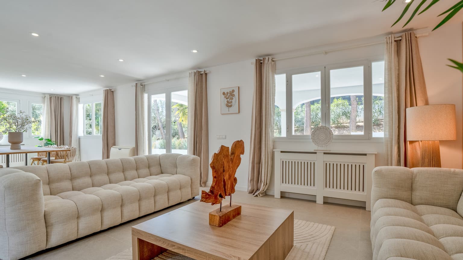 Modern Santa Ponsa Villa Four Beds Large Plot - Gallery image 17