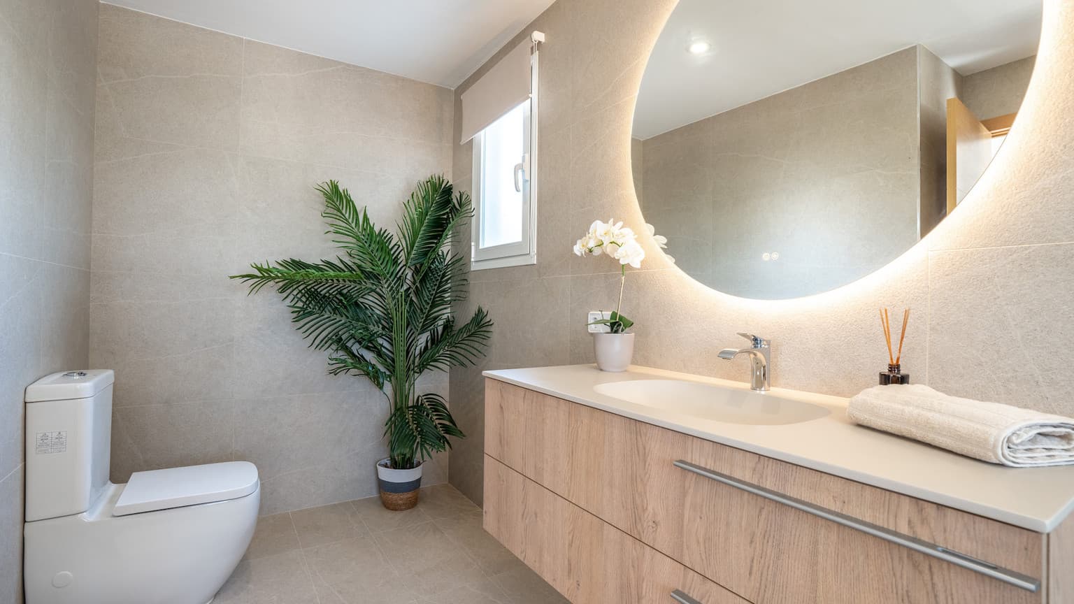 Modern Santa Ponsa Villa Four Beds Large Plot - Gallery image 28