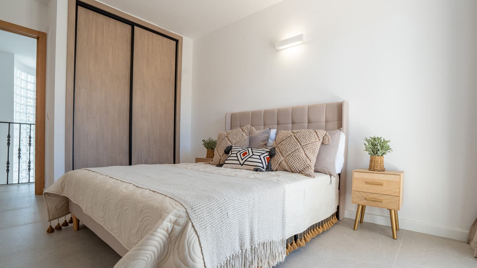 Modern Santa Ponsa Villa Four Beds Large Plot - Gallery image 23