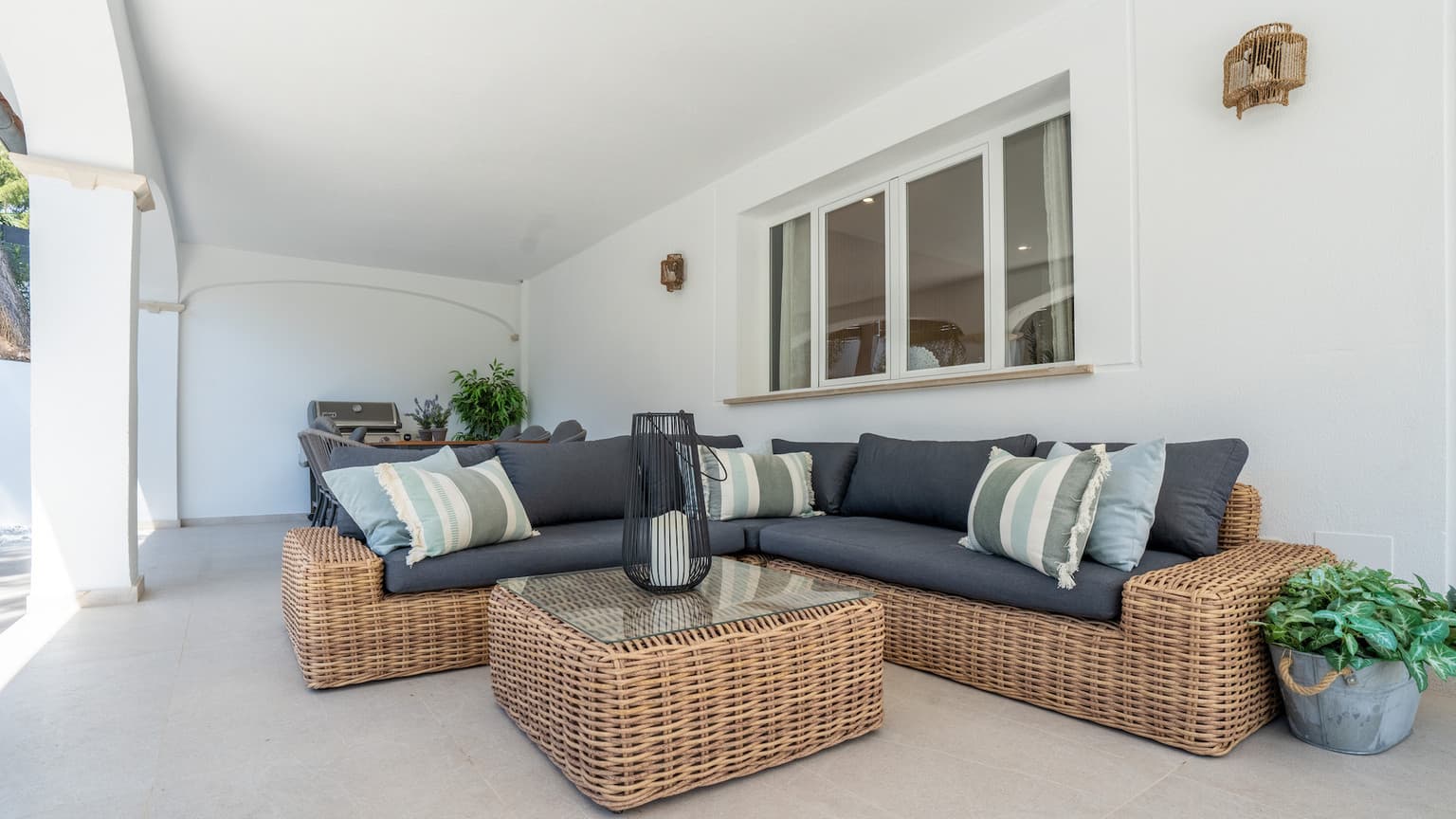 Modern Santa Ponsa Villa Four Beds Large Plot - Gallery image 32