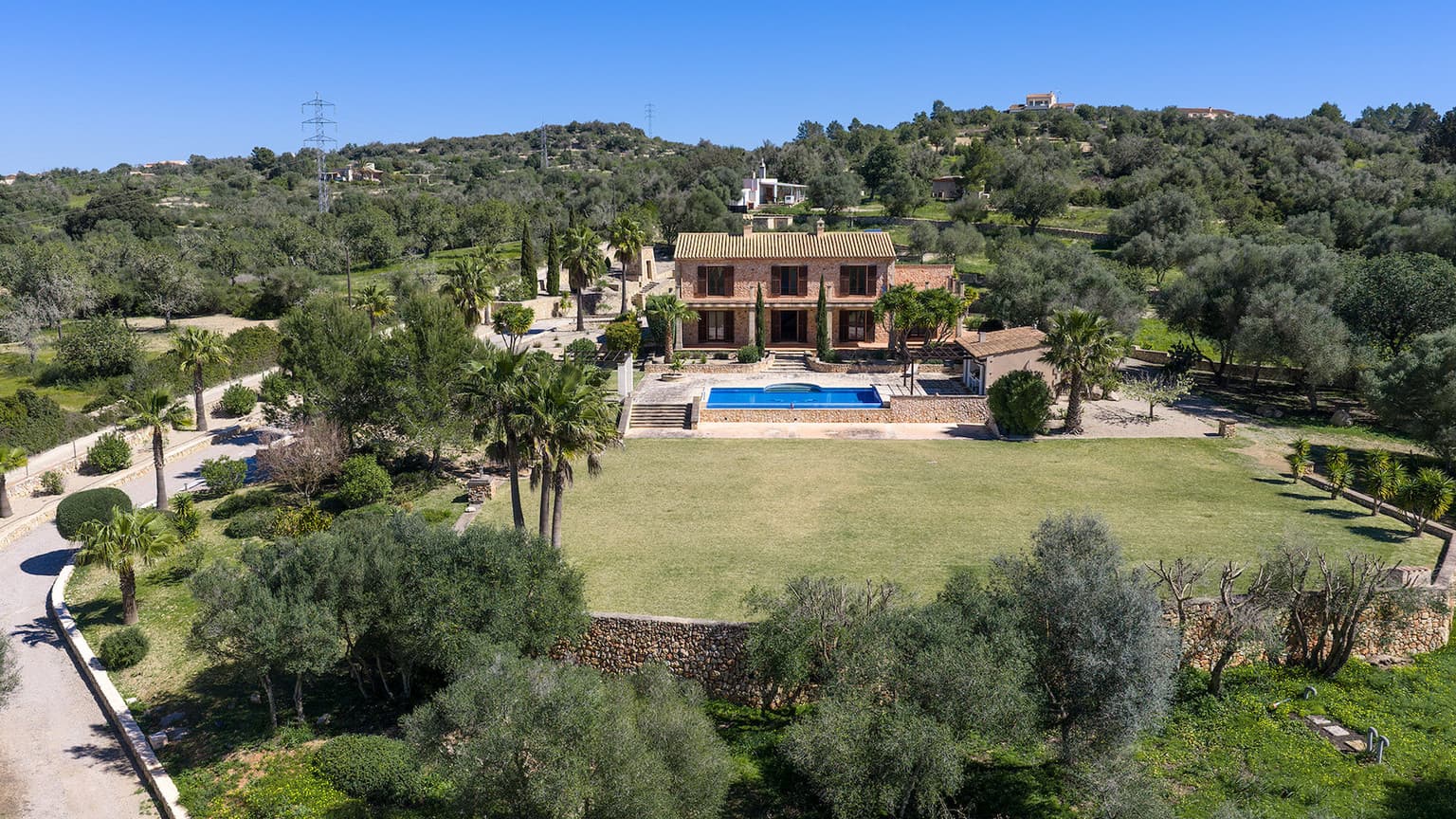 Modern Finca With Seven Bedrooms And Pool - Gallery image 28