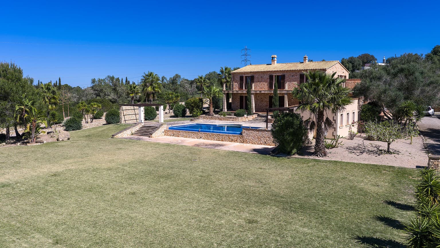 Modern Finca With Seven Bedrooms And Pool - Gallery image 30