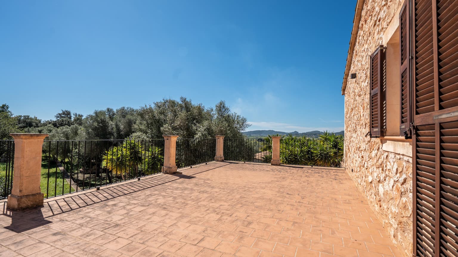 Modern Finca With Seven Bedrooms And Pool - Gallery image 22