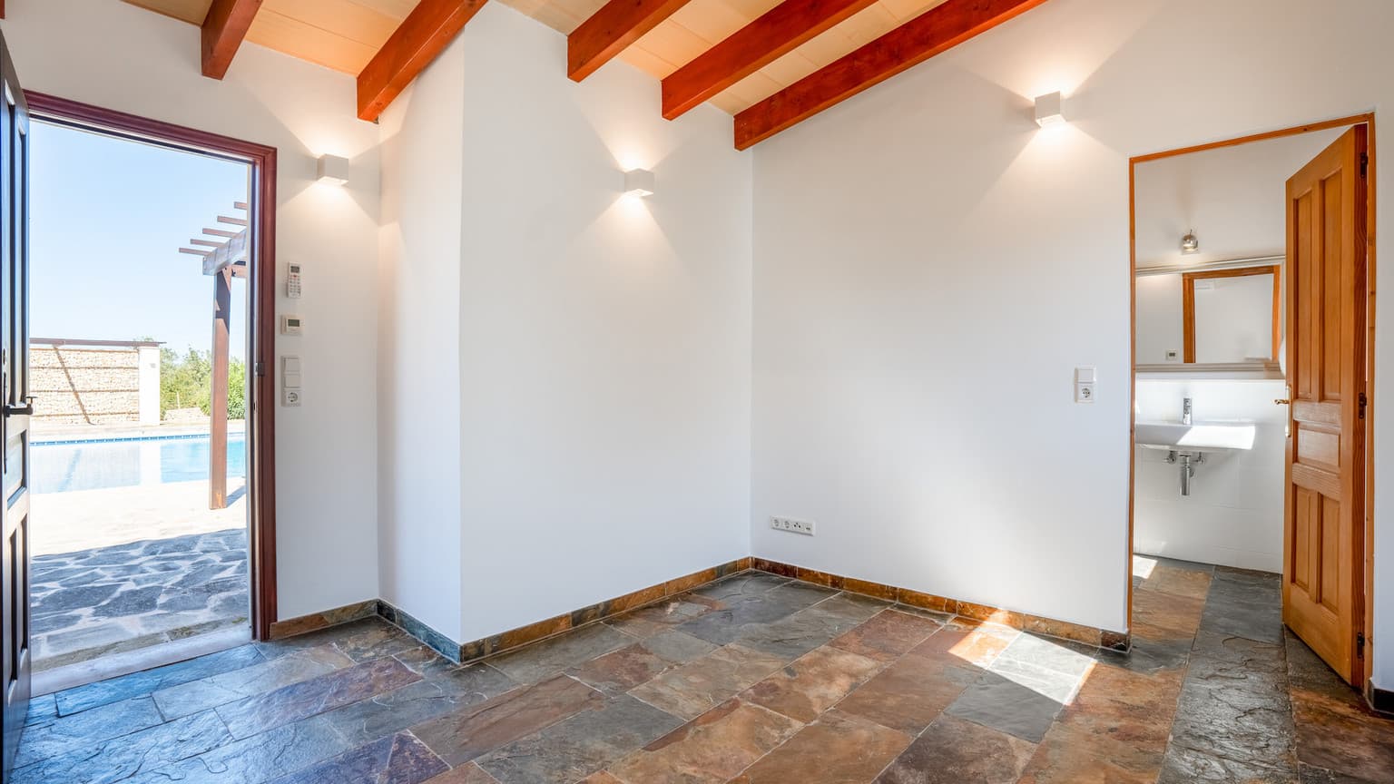 Modern Finca With Seven Bedrooms And Pool - Gallery image 27