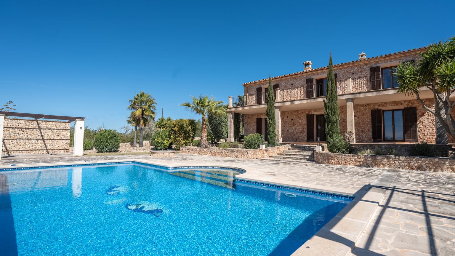 Modern Finca With Seven Bedrooms And Pool - Gallery image 2
