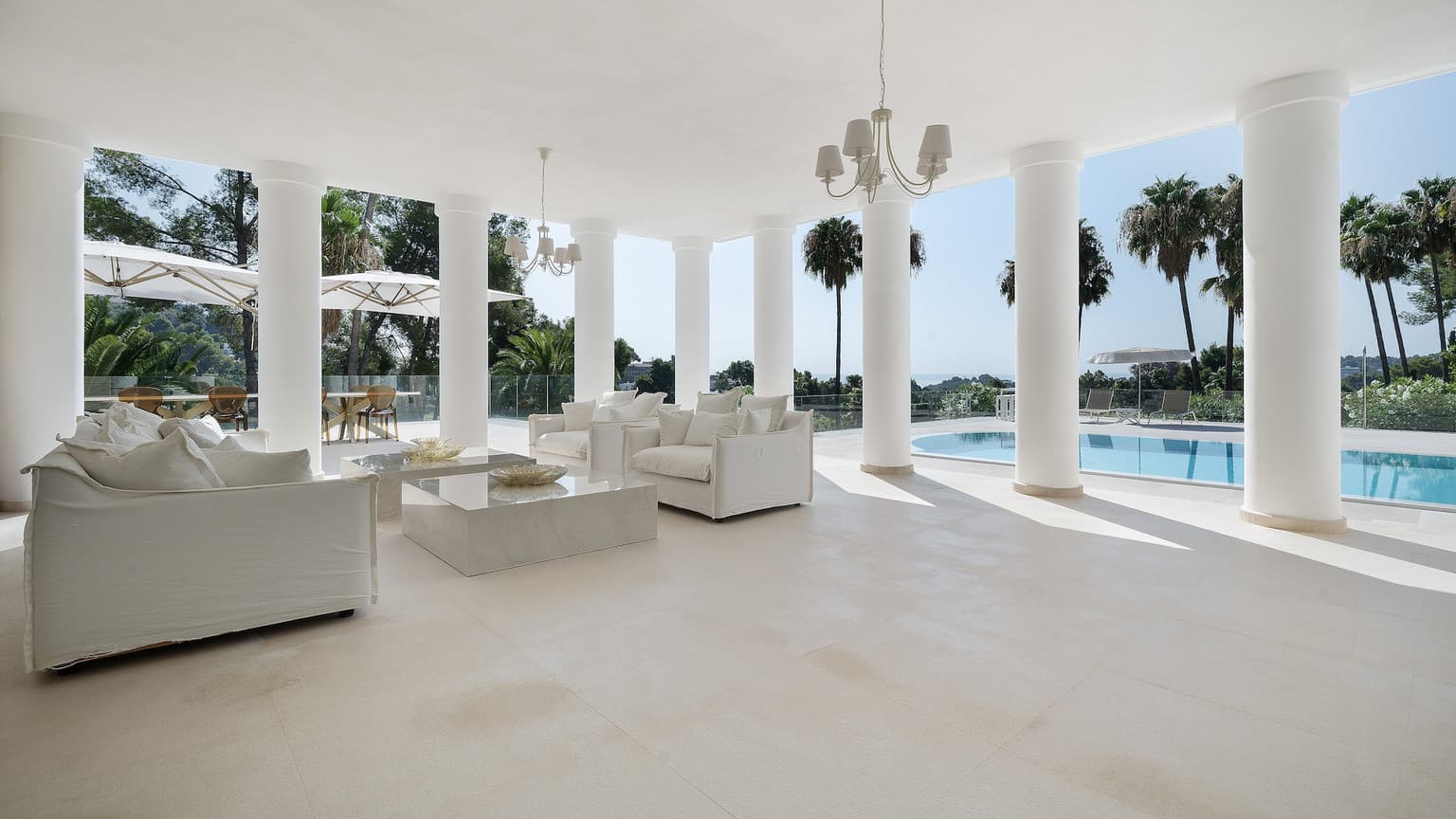 Neoclassical Designer Villa with Beautiful Garden - Gallery image 9