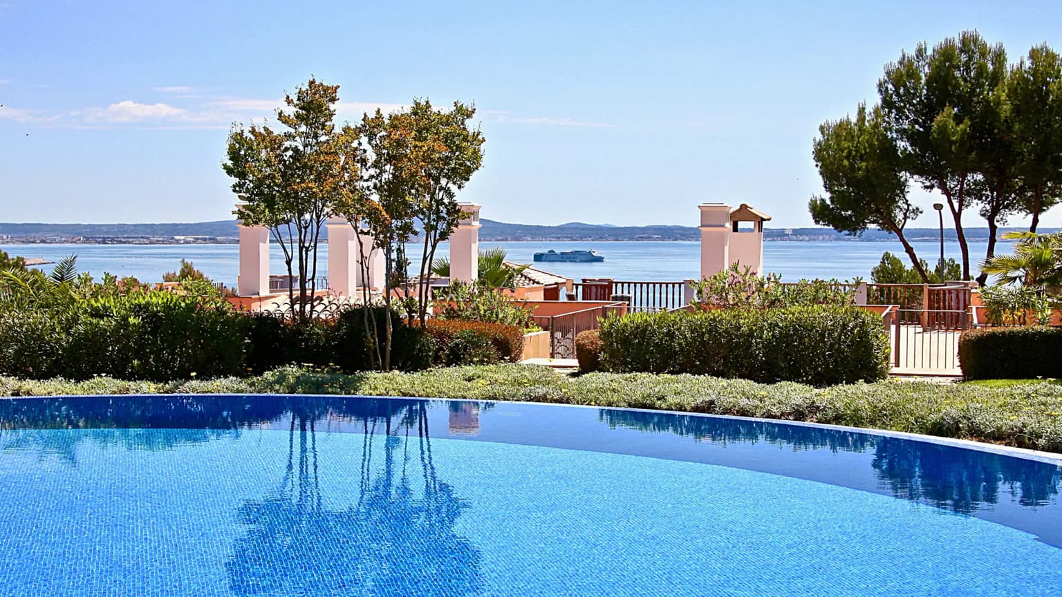Modern 2 Bedroom Apartment in Prestigious Bendinat for seasonal rent - Gallery image 1