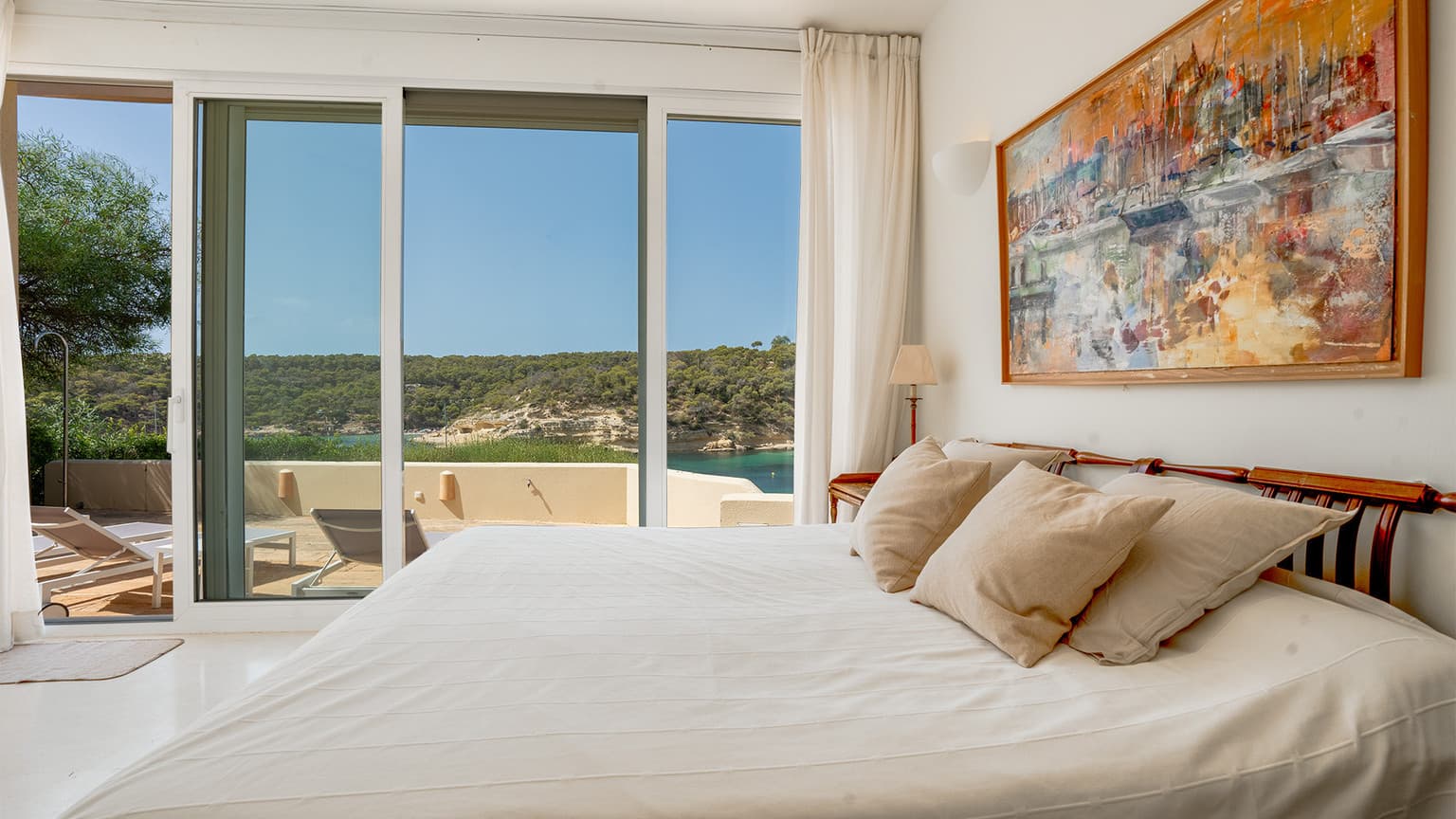 Seafront Villa with Marina & Sea Access in Sol de Mallorca - Gallery image 15