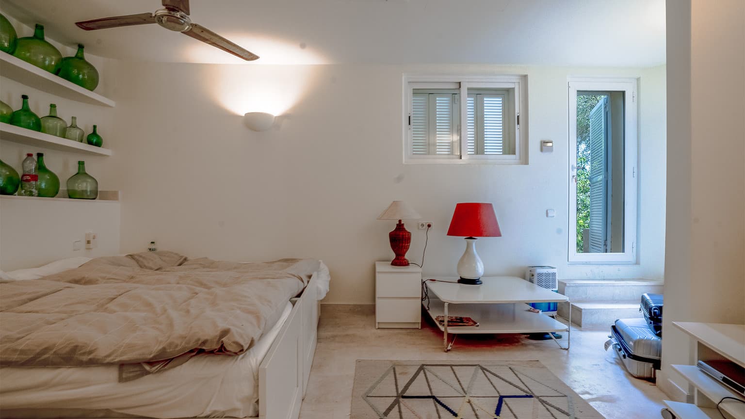 Seafront Villa with Marina & Sea Access in Sol de Mallorca - Gallery image 19