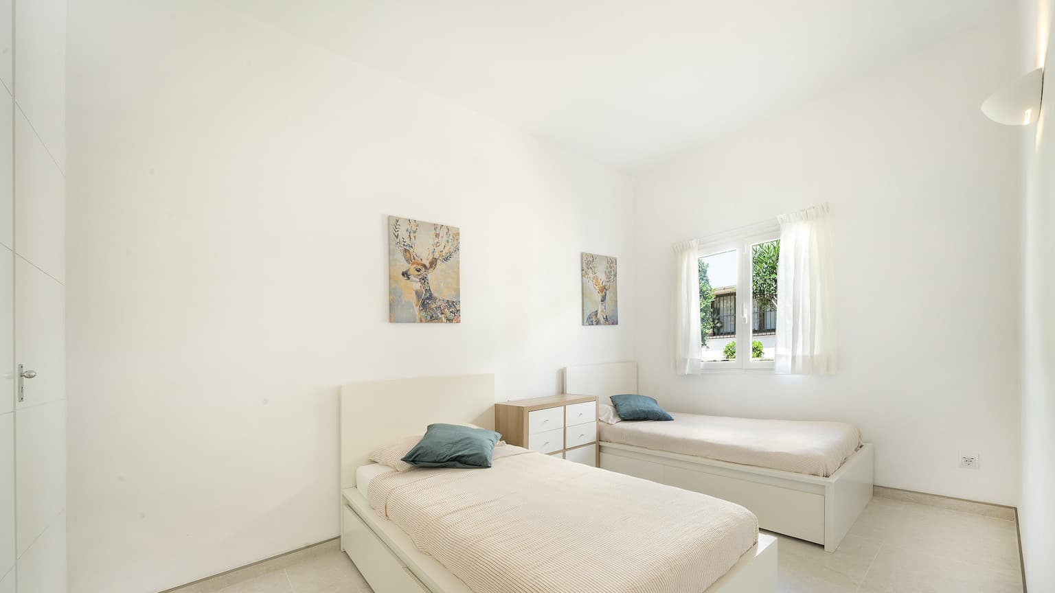 Direct Sea Access Townhouse for Long Term Rent - Gallery image 9