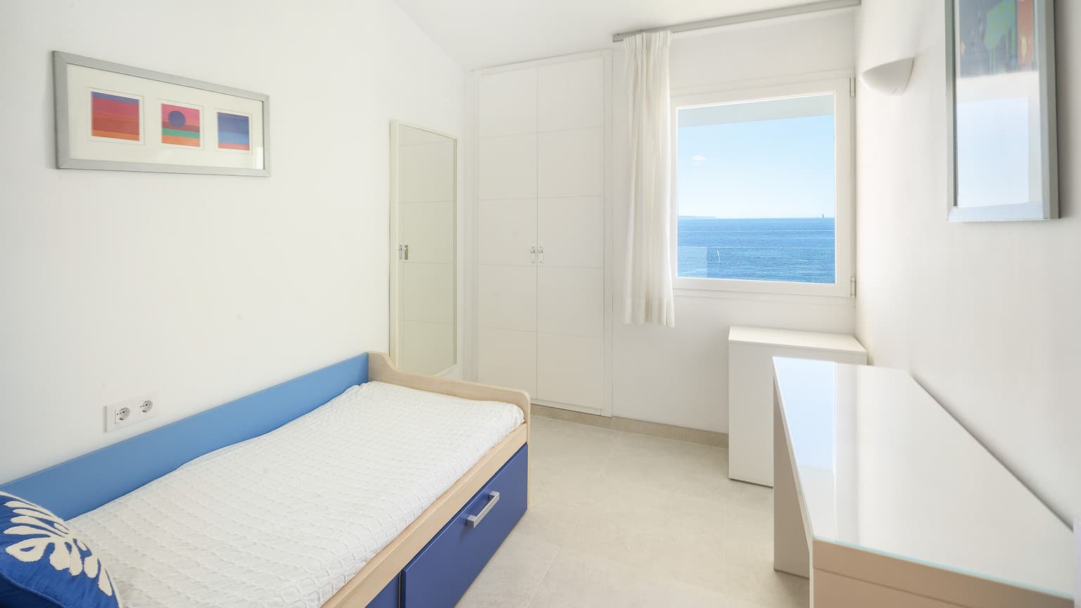 Direct Sea Access Townhouse for Long Term Rent - Gallery image 10