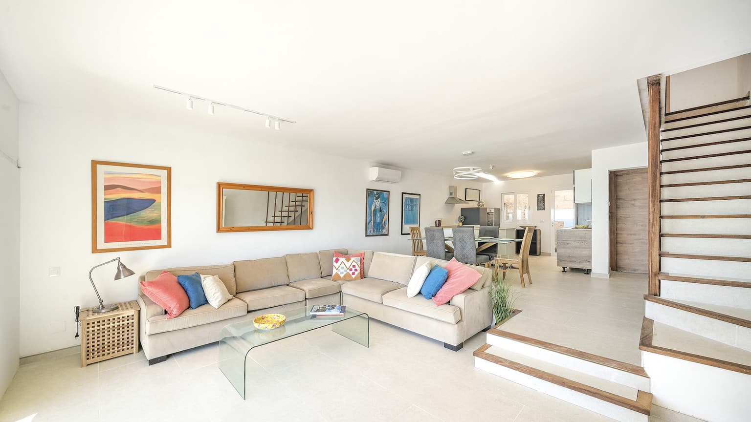 Direct Sea Access Townhouse for Long Term Rent - Gallery image 6