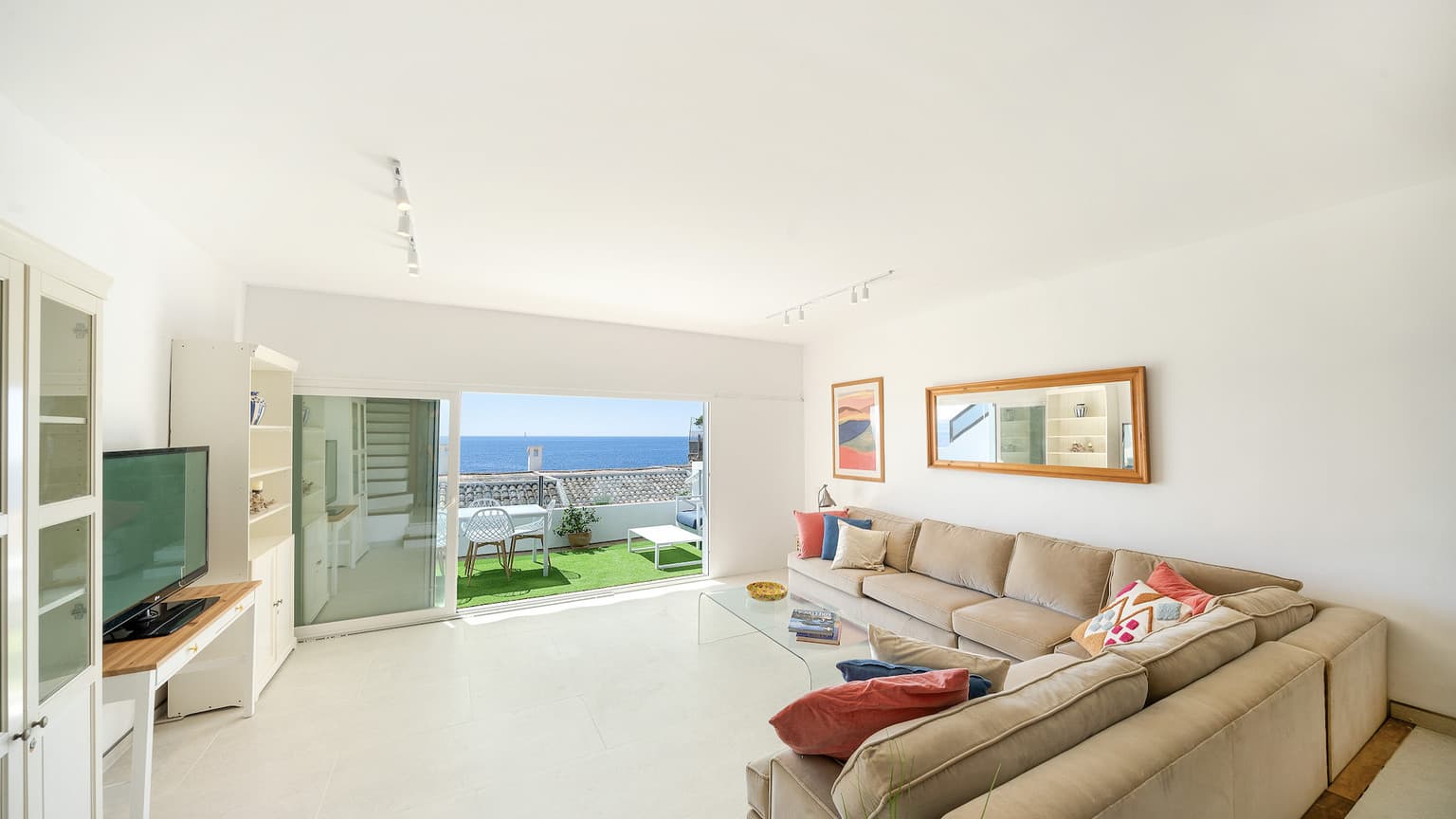 Direct Sea Access Townhouse for Long Term Rent - Gallery image 7