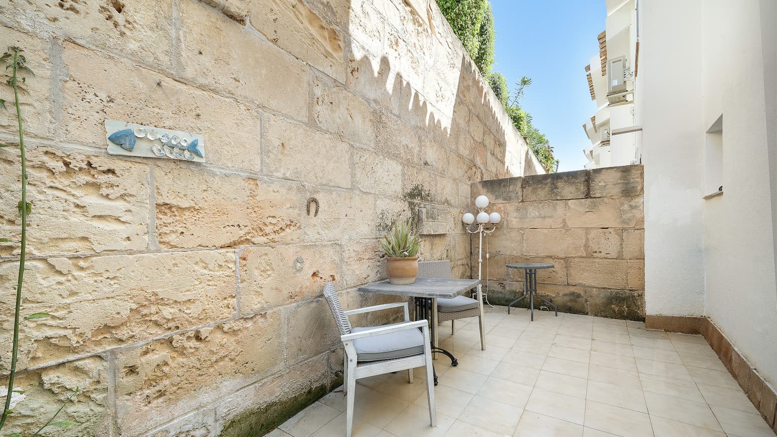 Direct Sea Access Townhouse for Long Term Rent - Gallery image 15