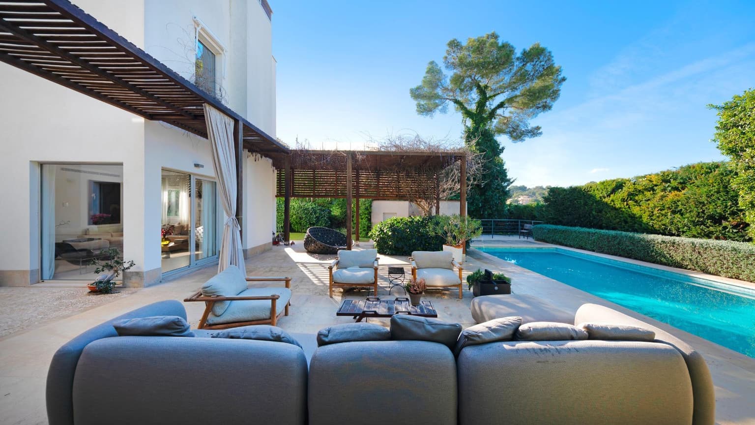 Modern Six Bedroom Villa in Sunny Old Bendinat - Gallery image 2