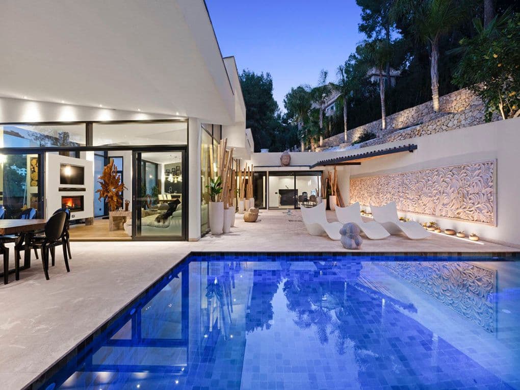 Spacious Villa with Pool in Sunny Costa Den Blanes - Gallery image 3