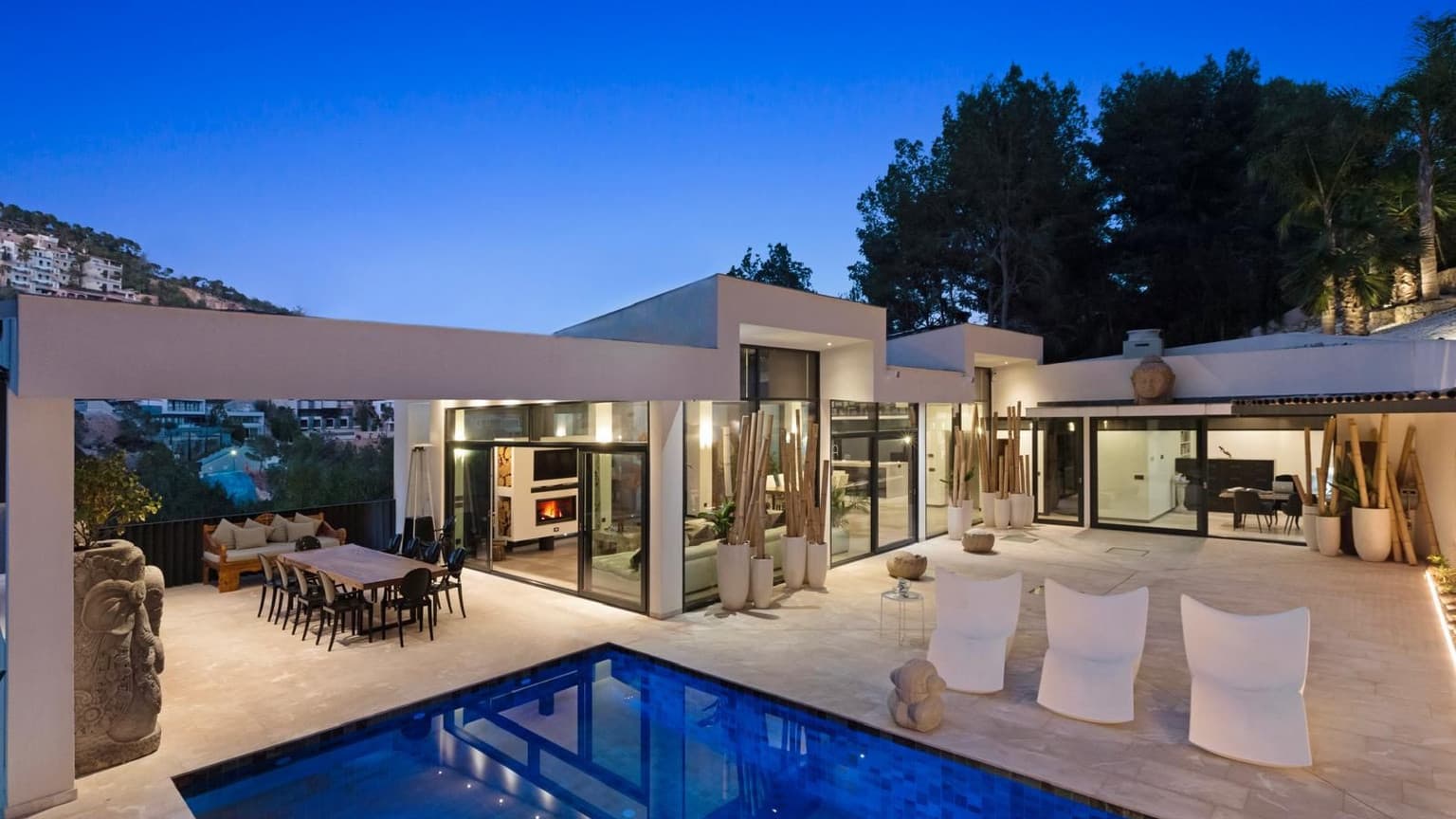 Spacious Villa with Pool in Sunny Costa Den Blanes - Gallery image 2