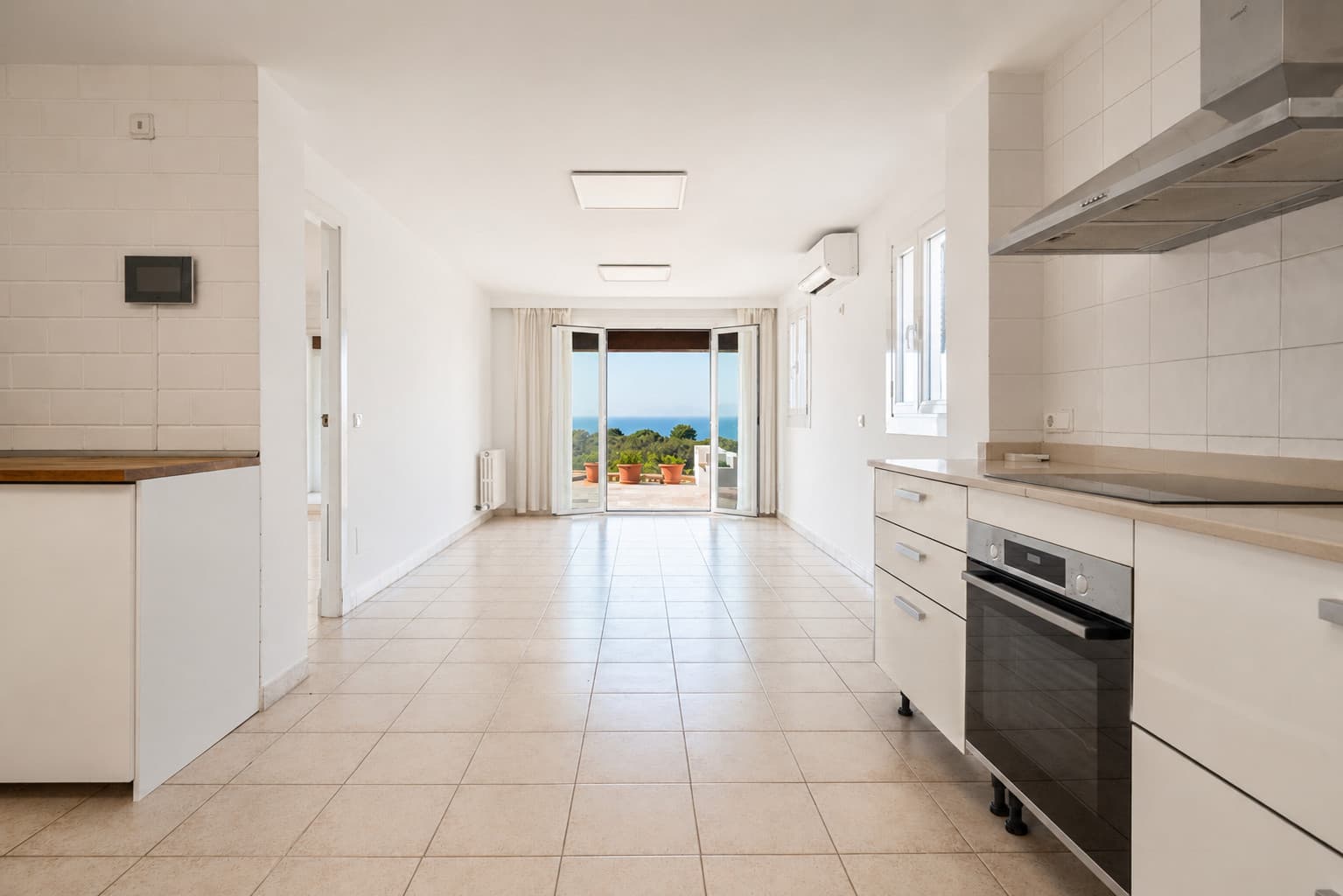 Mediterranean Family Villa with Sea Views for Rent in Bendinat - Gallery image 9