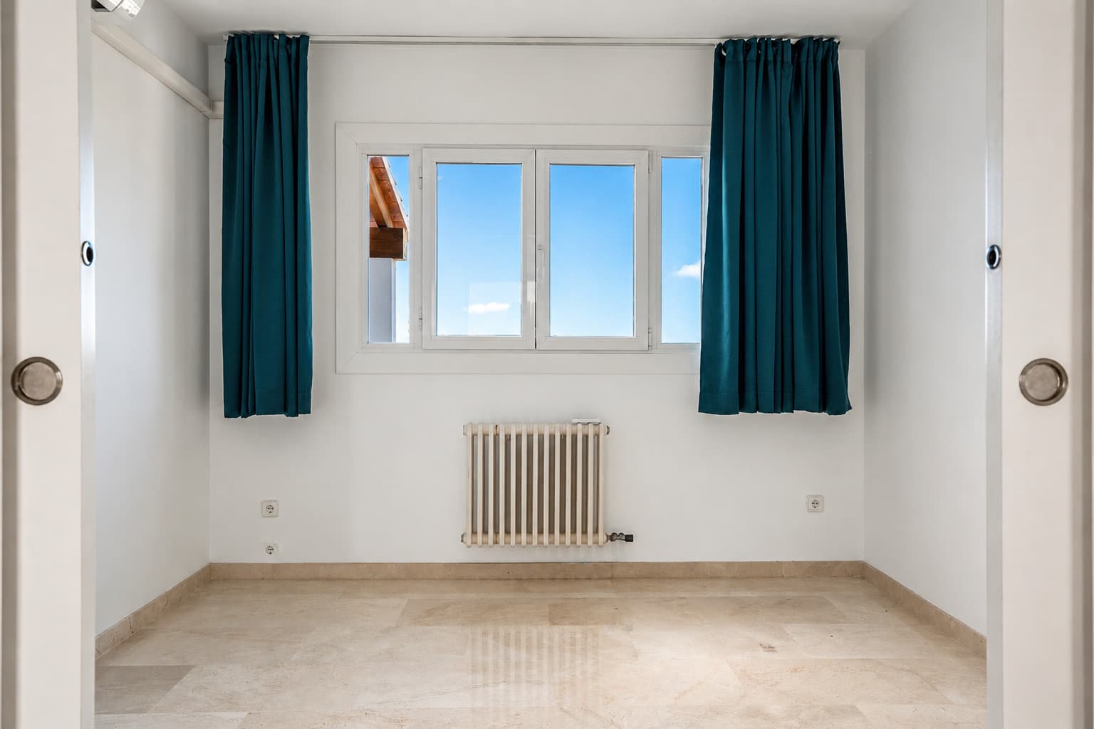 Mediterranean Family Villa with Sea Views for Rent in Bendinat - Gallery image 20