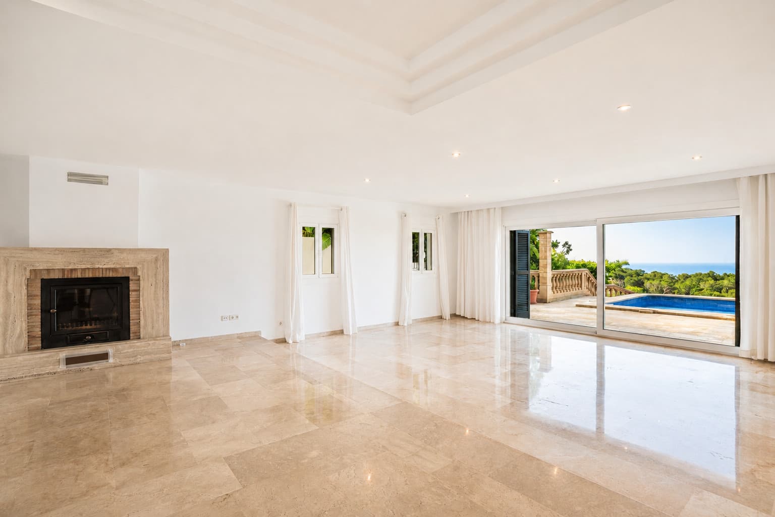 Mediterranean Family Villa with Sea Views for Rent in Bendinat - Gallery image 6