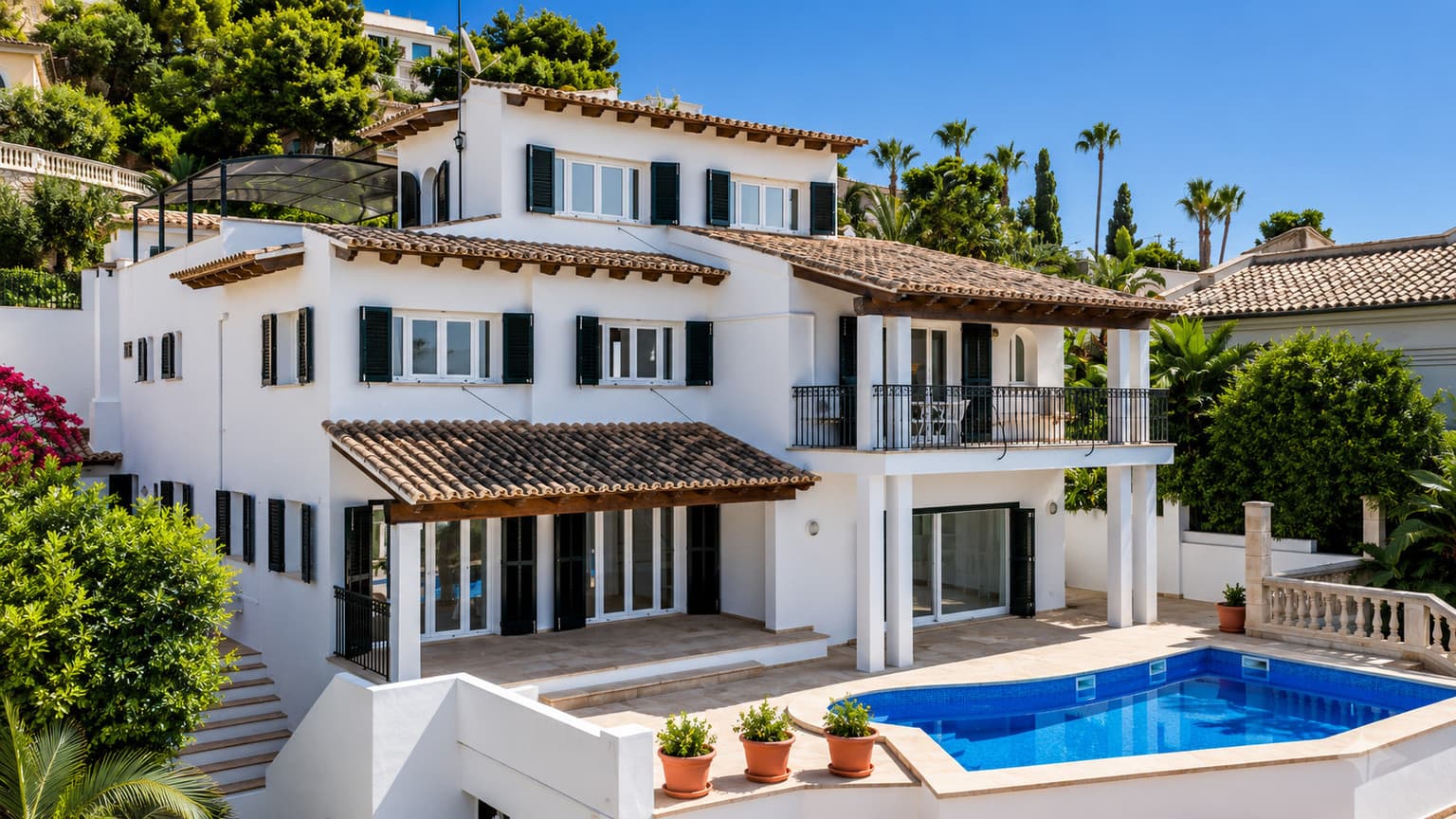 Mediterranean Family Villa with Sea Views for Rent in Bendinat - Gallery image 1