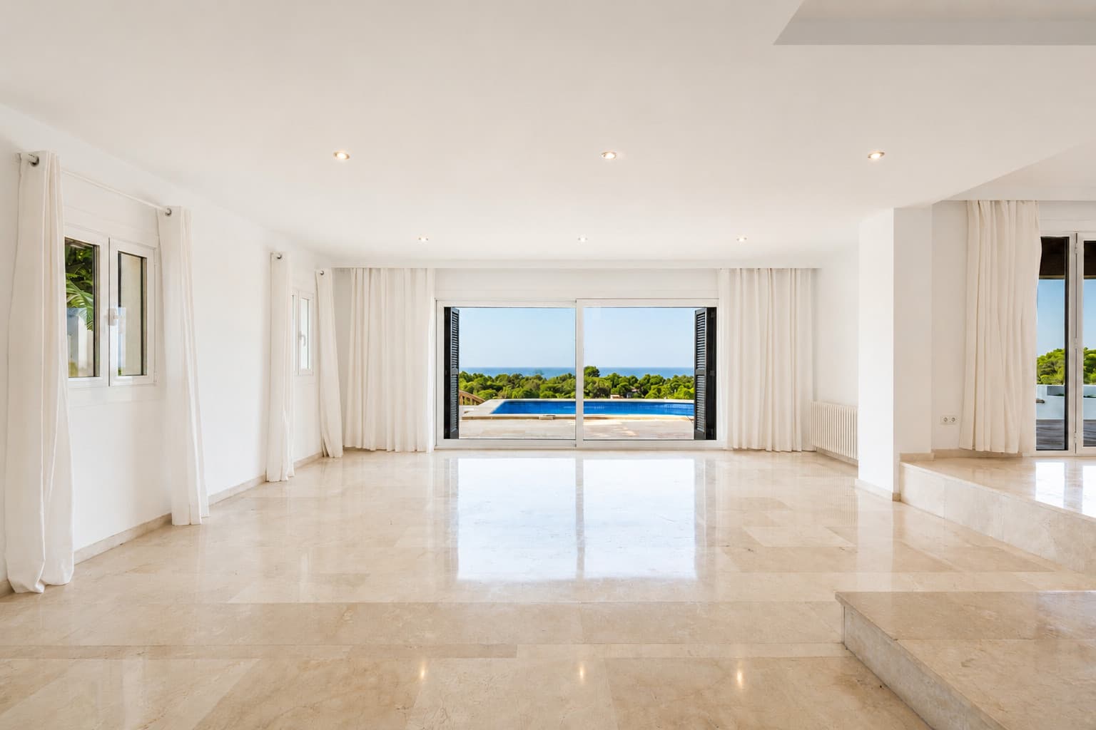 Mediterranean Family Villa with Sea Views for Rent in Bendinat - Gallery image 5